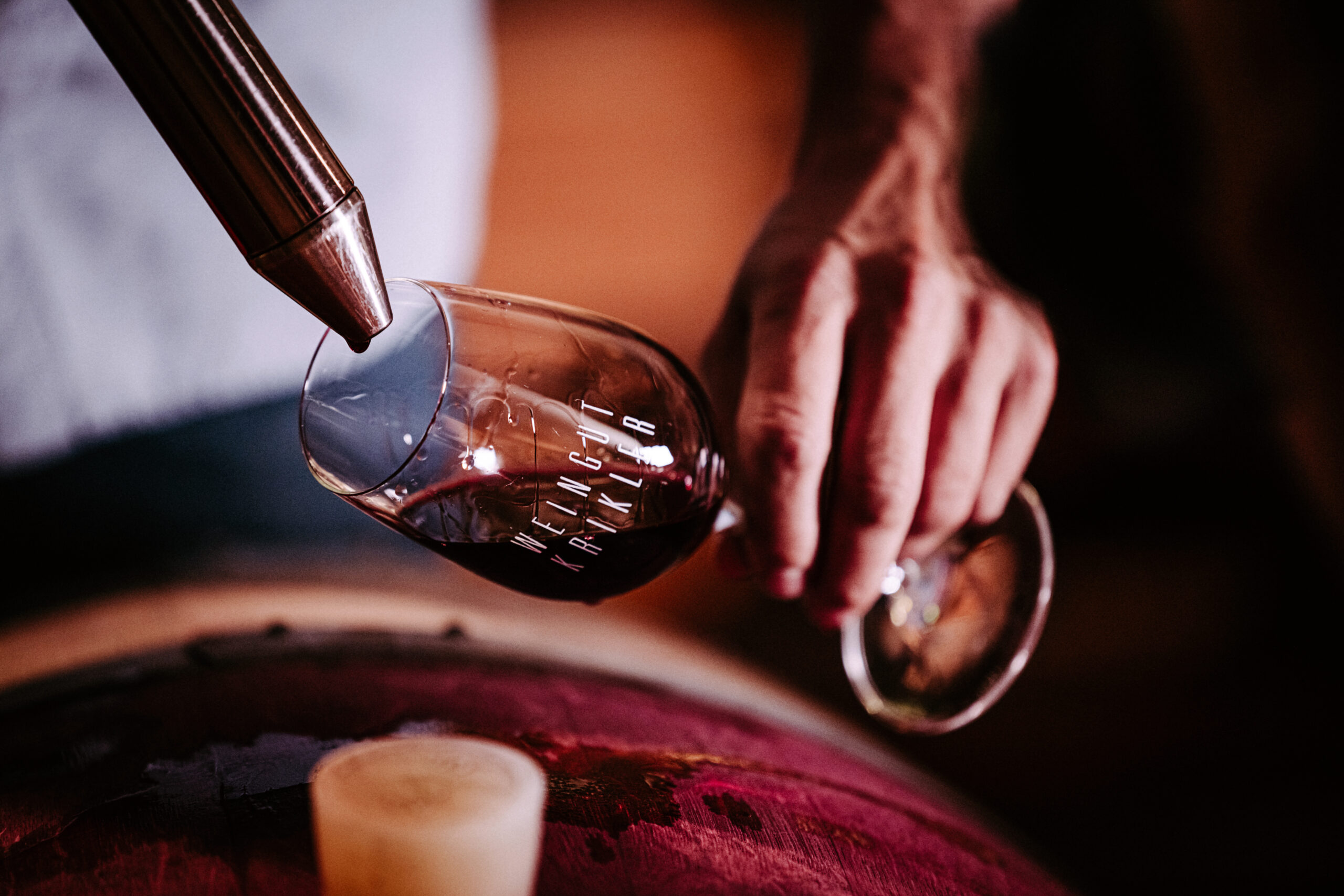 Rotwein im Weingut Krikler Weinglas
